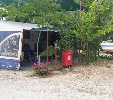 Argolic Strand Camping אתר נופש *