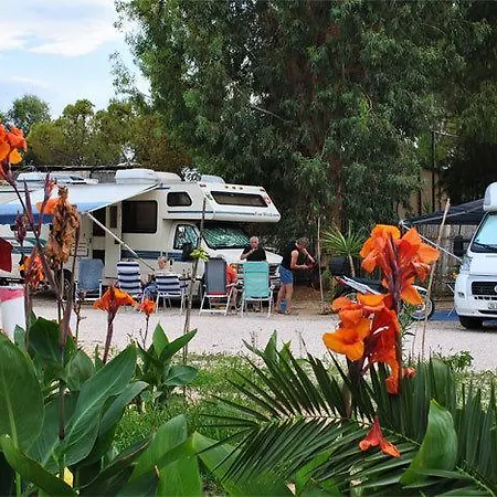 אתר נופש Argolic Strand Camping